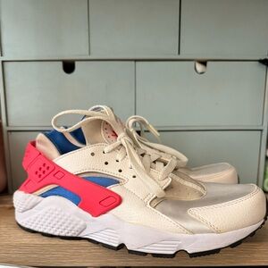 Nike Air Huarache Run Ultramarine
Size 8 WMN